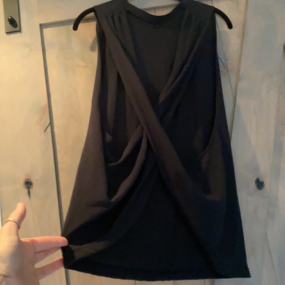 FEEPEOPLE MOVEMENT  blk open back tank SM / Med - Picture 2 of 13